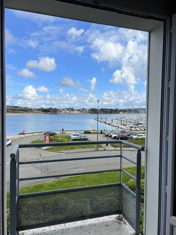 Double Room with Balcony and Sea View image 4