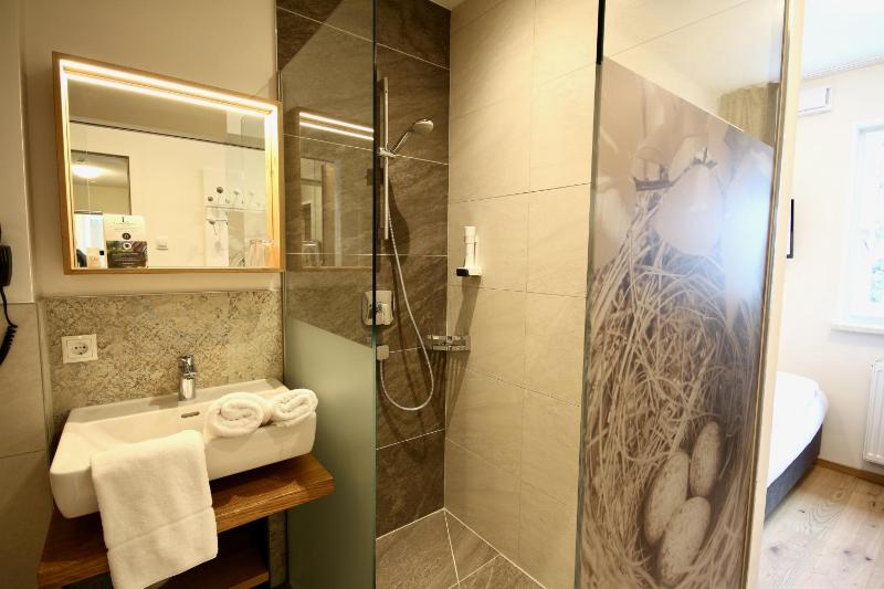Single Room image 4