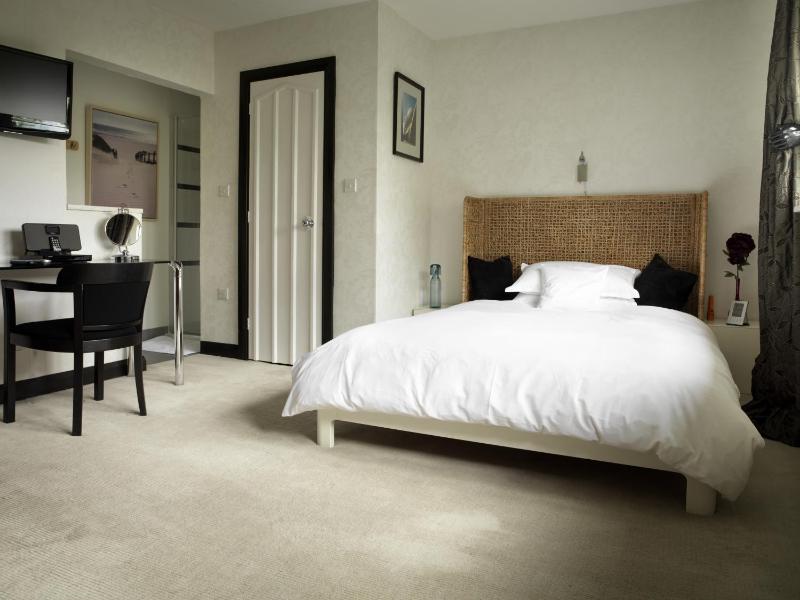 Luxury Single Room image 2