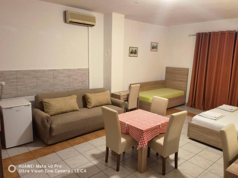Double Room with Private Bathroom image 3