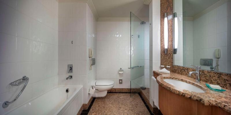 Twin River View Guest Room image 2
