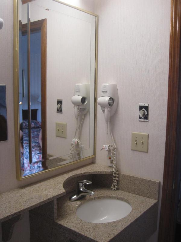 King Room with Sofa Bed - Non-Smoking image 2