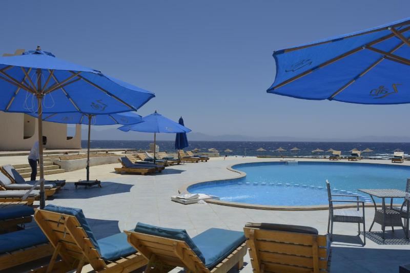 Zain Dive Inn - image 6