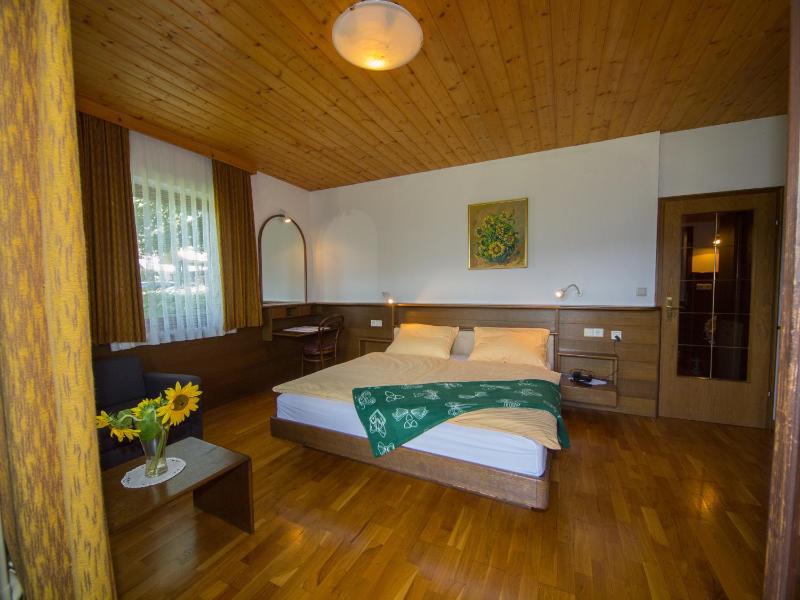 Double Room with Balcony image 1