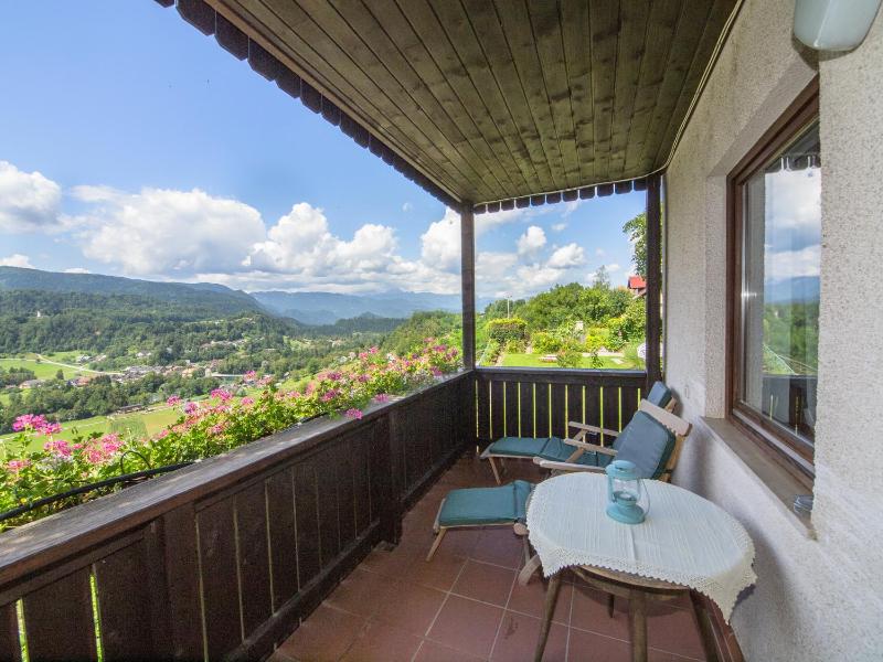 Double Room with Balcony image 4