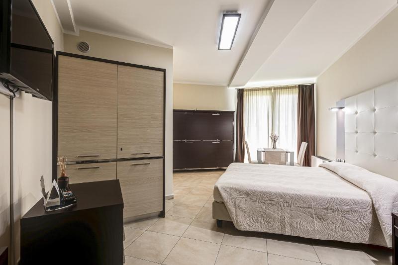 Triple Room image 3