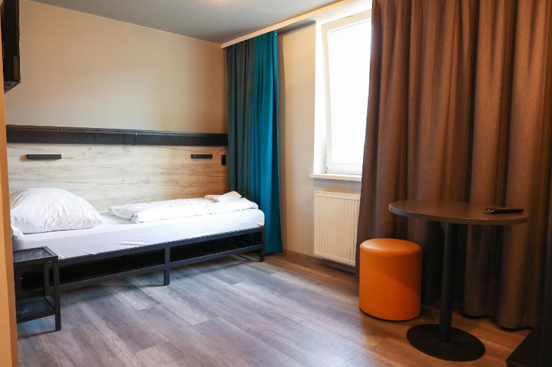 Single Room image 3