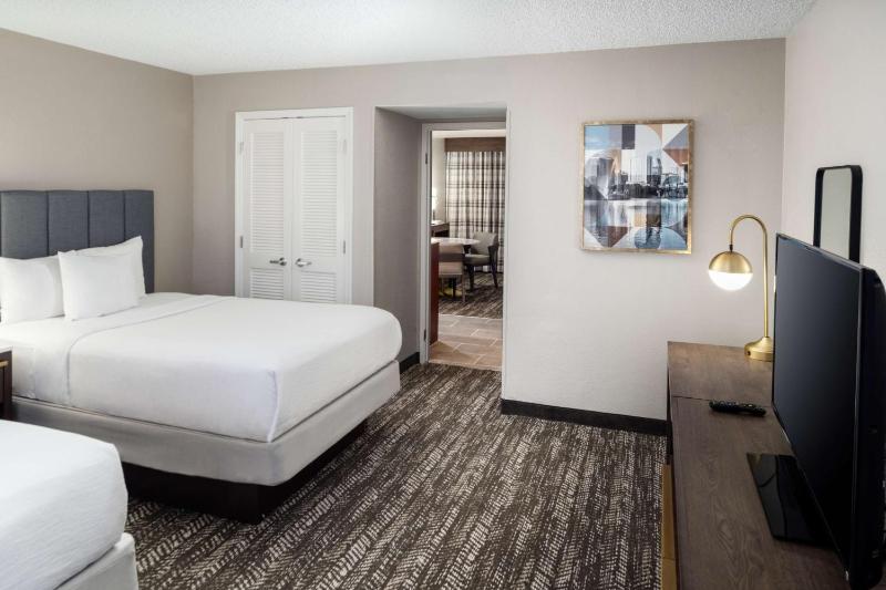One-Bedroom Double Suite with Two Double Beds with Sofa Bed-Non Smoking image 4