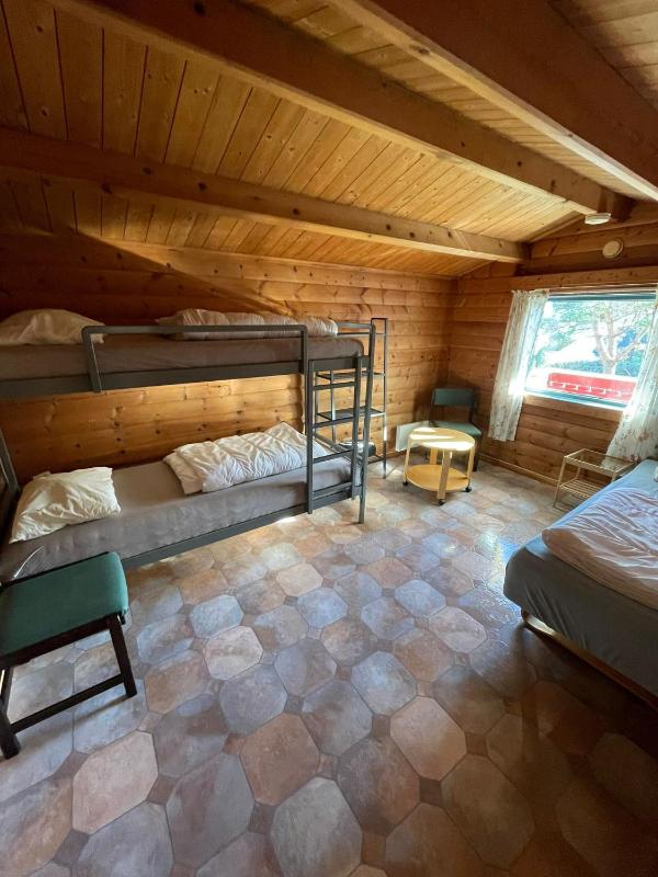 Three-Bedroom Cottage image 4