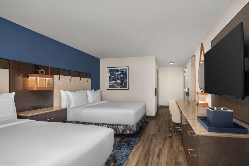 Queen Room with Two Queen Beds image 1