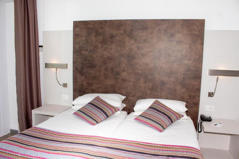 Comfort Double Room with Balcony image 4