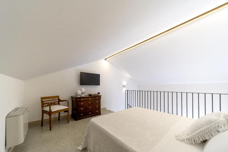 Superior Double Room image 3