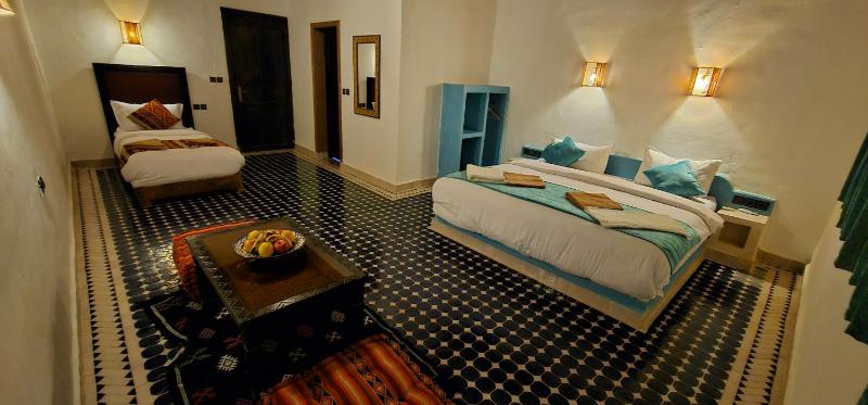 Traditional Riad Merzouga Dunes - image 10
