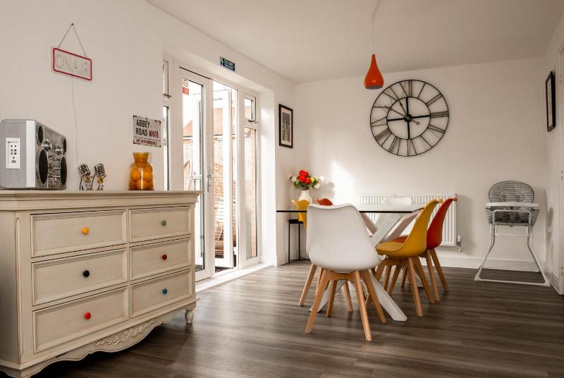 Spacious and Stylish House in Prime Location with HotTub - image 15