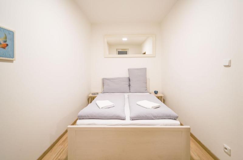 Vesna Convenient Apartment by CHORS - image 9