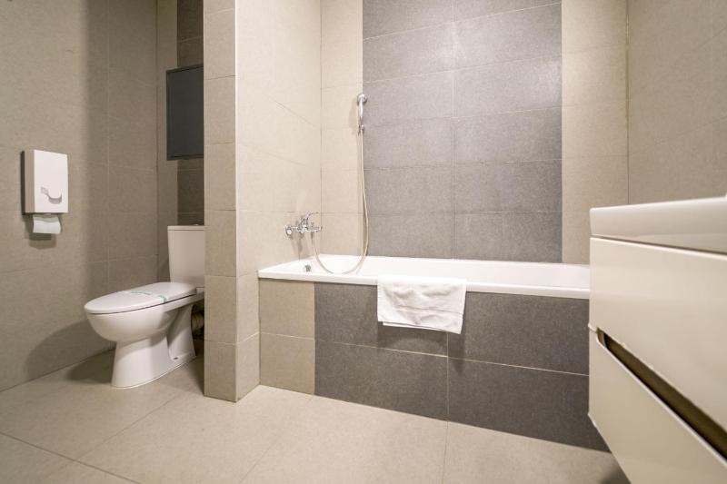 Vesna Convenient Apartment by CHORS - image 11