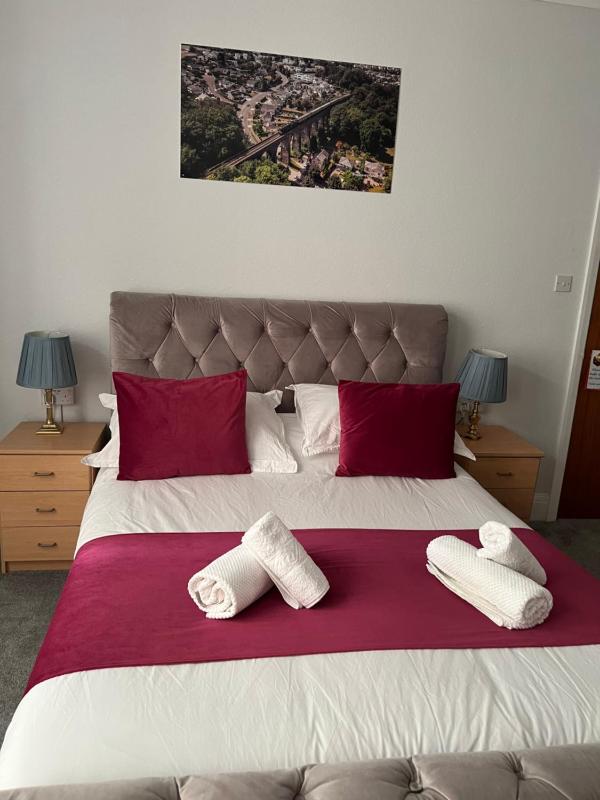Standard Double Room image 3