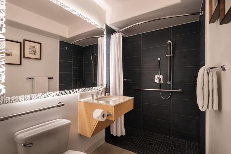 Standard Room with Garden View image 2