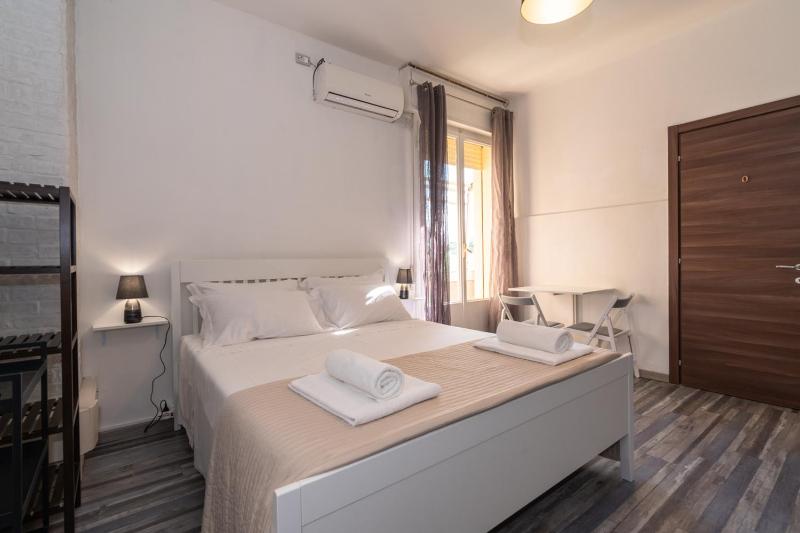 Double Room with Private Bathroom image 2