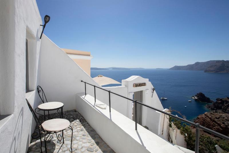 Double Room with Caldera View image 1