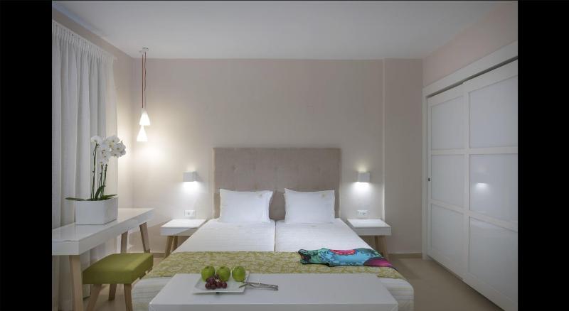 Petra Beach Hotel - image 21