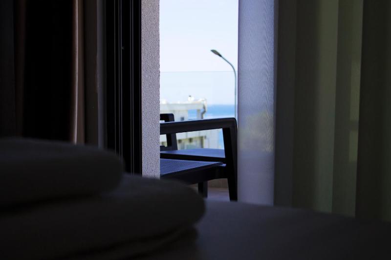 Day Lux Apartments - image 10