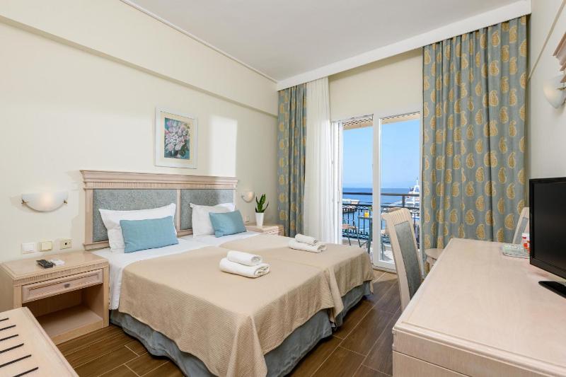 Double or Twin Room with Sea View image 1