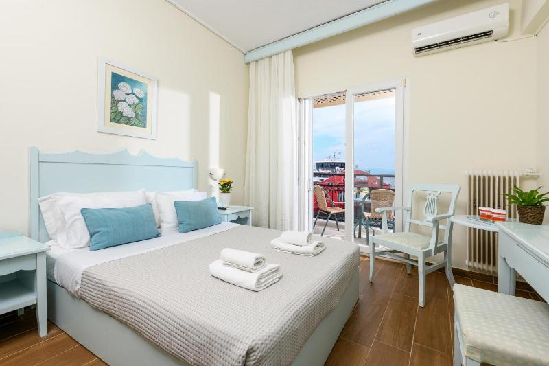 Double or Twin Room with Sea View image 4