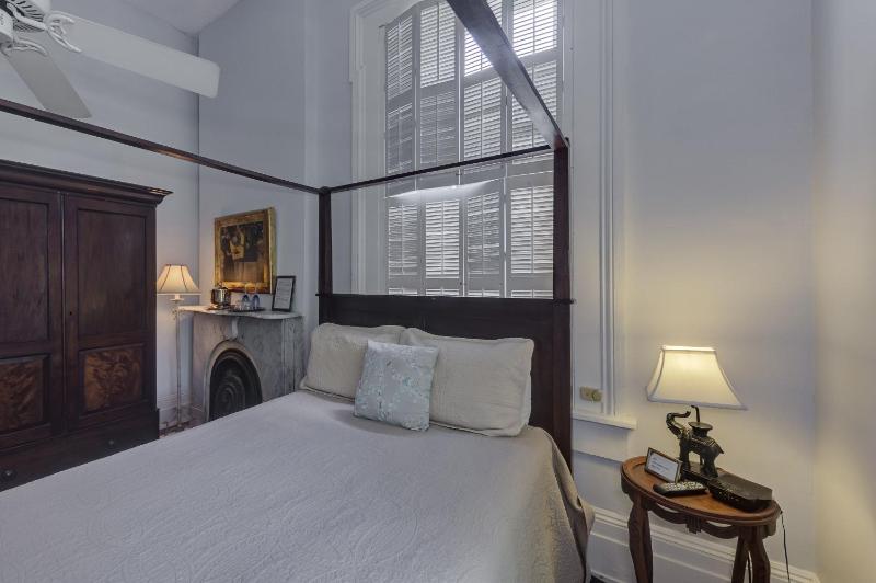 Queen Room image 1