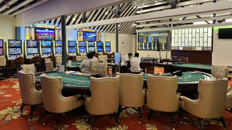 Coconut Palms Resort & Diamond Casino - image 5