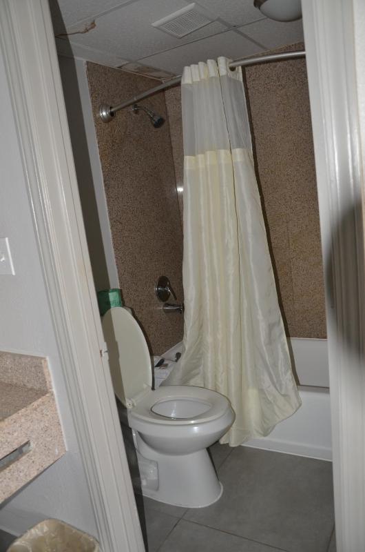King Room image 3