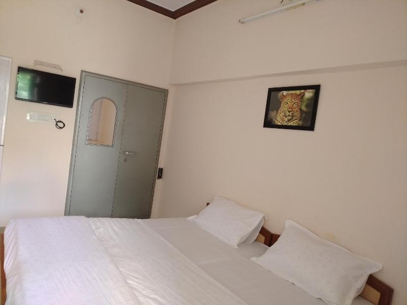 Red king home stay - image 14