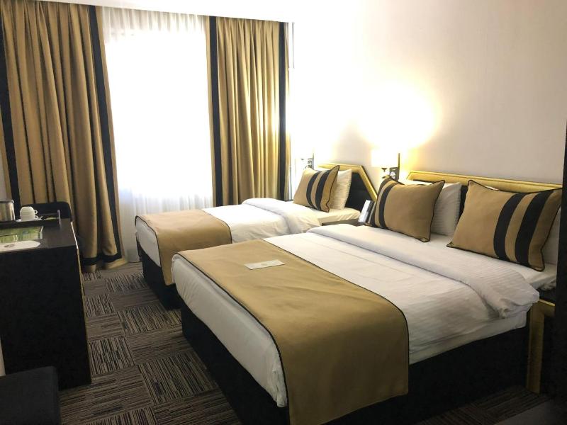 Double or Twin Room image 3