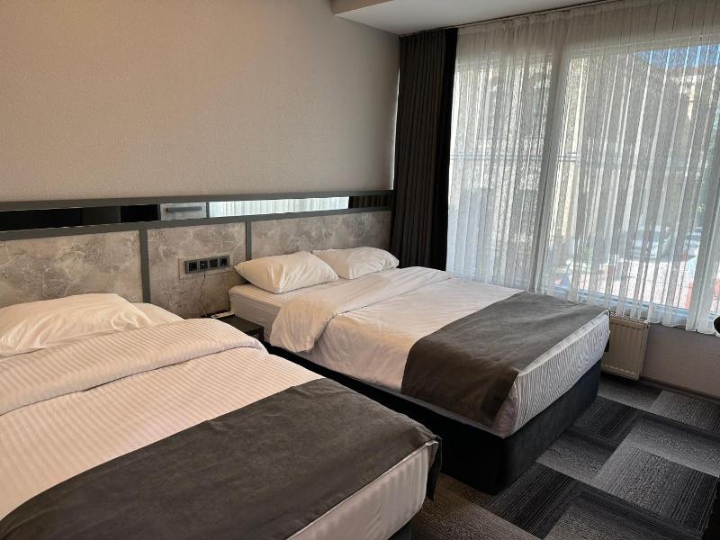 Family Double Room image 2