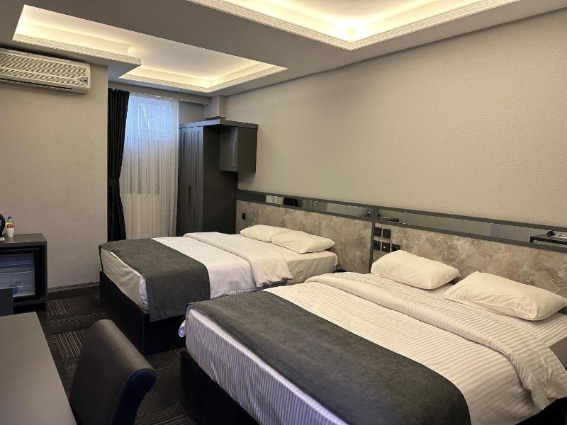 Business Single Room image 2