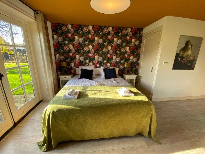 Deluxe Double Room with Terrace image 4