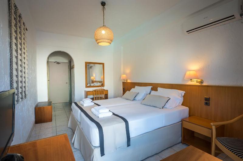 Double or Twin Room image 2