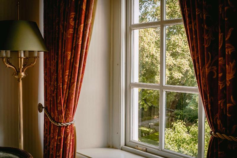 Empire Double image 3