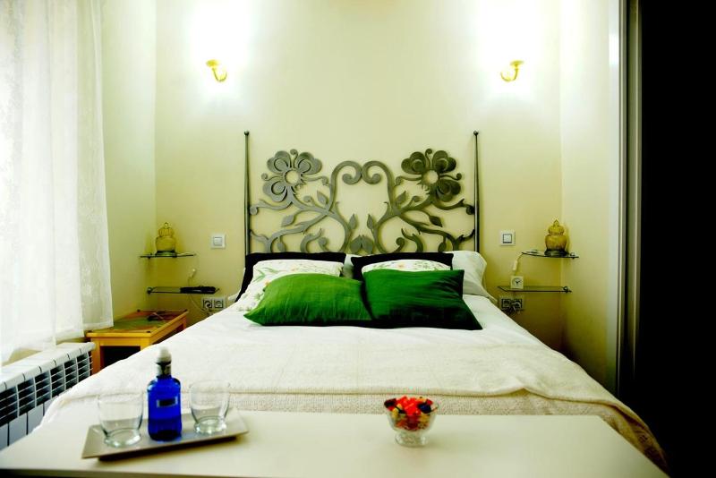 Double Room image 3