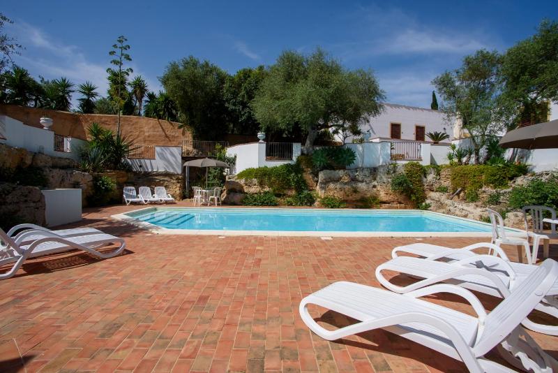 Superior Family Room image 1