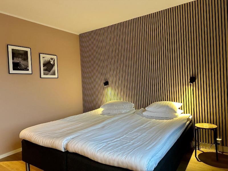 Superior Twin Room image 1