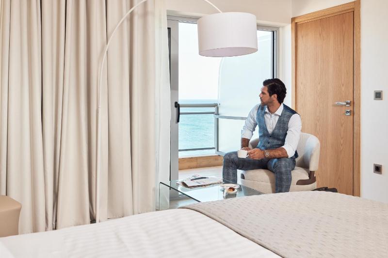 Junior Suite with Sea View image 2