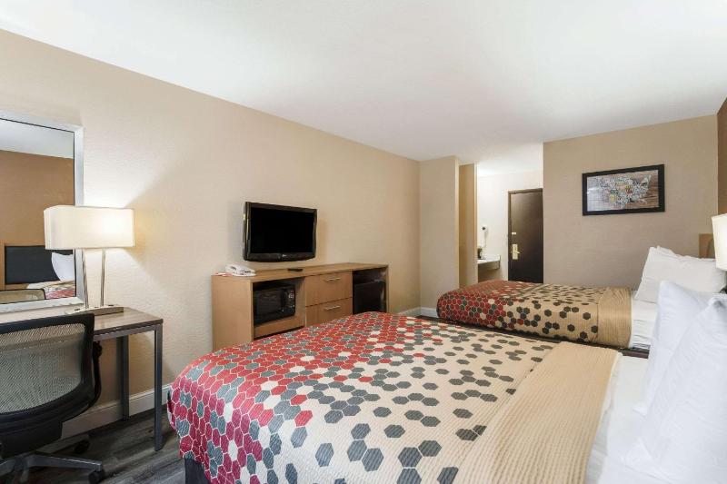 Double Room with Two Double Beds - Non-Smoking image 3