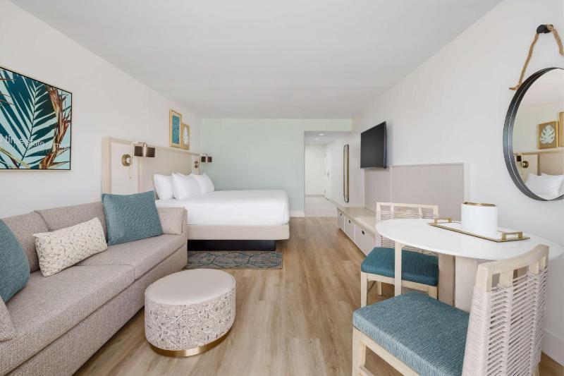 King Room with Kitchenette, Sofa Bed and Balcony image 3
