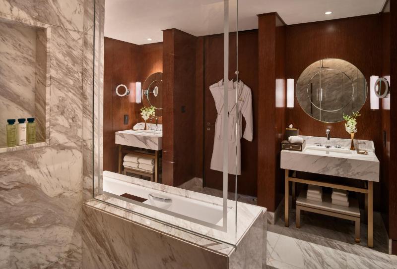 Premier King Suite image 1