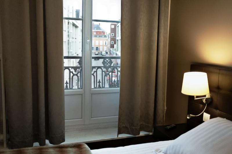 Double Room with Bath or Shower image 3