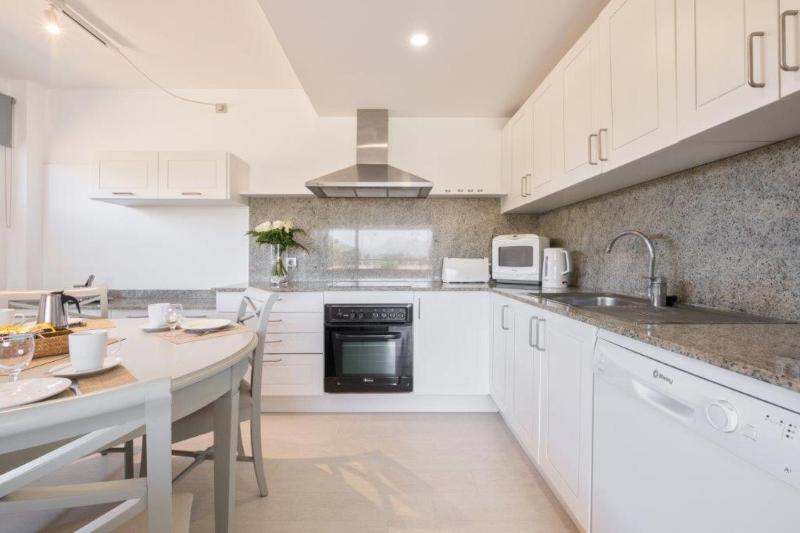 One-Bedroom Premium Apartment  image 3