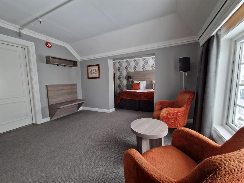 Standard Double Room image 4