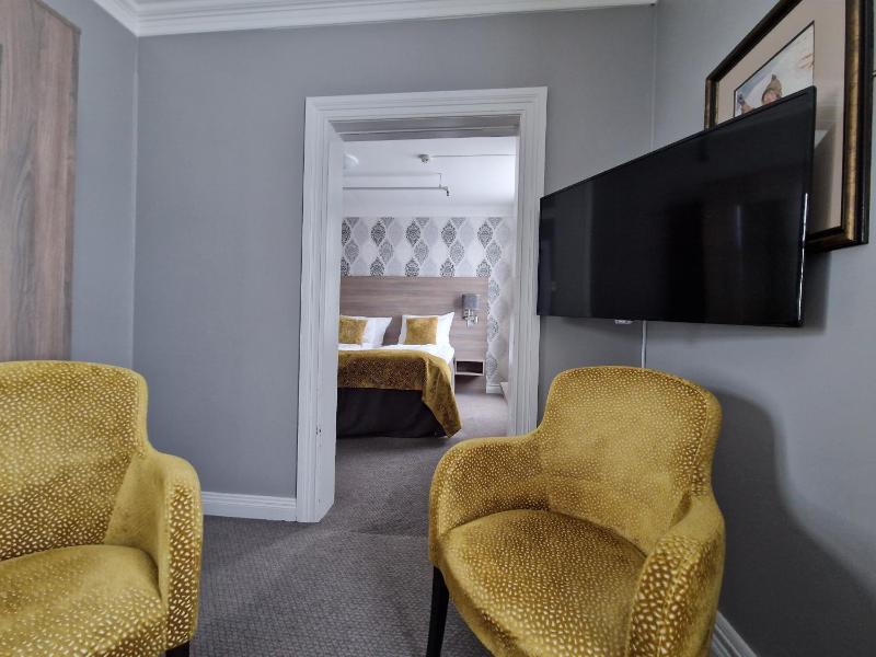 Superior Double Room image 4