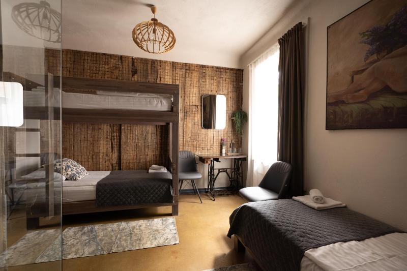 Triple Room with Shower image 1